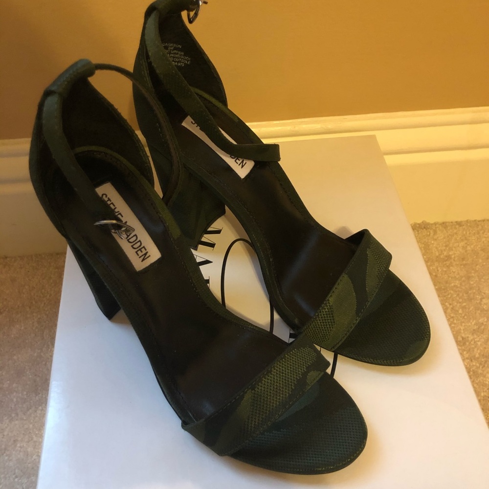 Steve Madden camouflage heel
